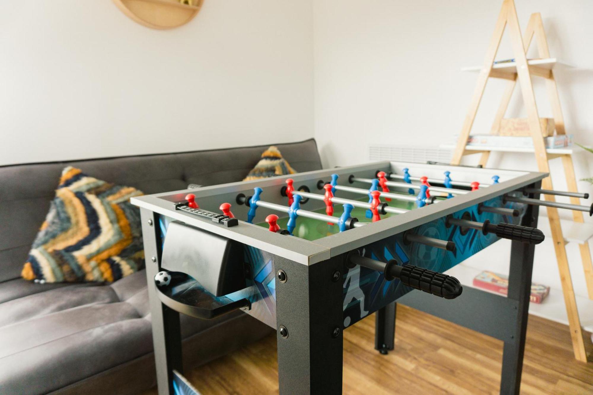 Manchester's Luxurious 2-bed Haven With Balcony - Canal Views & Proximity To United Apartment Manchester